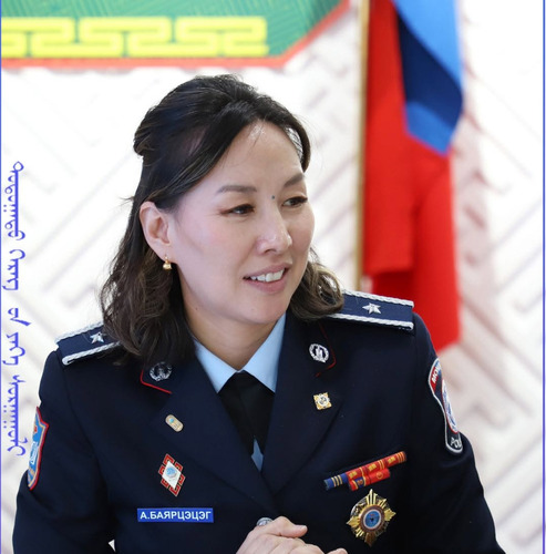 Цагдаагийн хошууч А.Баярцэцэг: Оюутан, сонсогчдоо зөвхөн мэдлэгээр бус ёс зүй, зөв хандлага, бие даан суралцах чадвараар төлөвшүүлэхэд хувь нэмрээ оруулахыг зорьдог